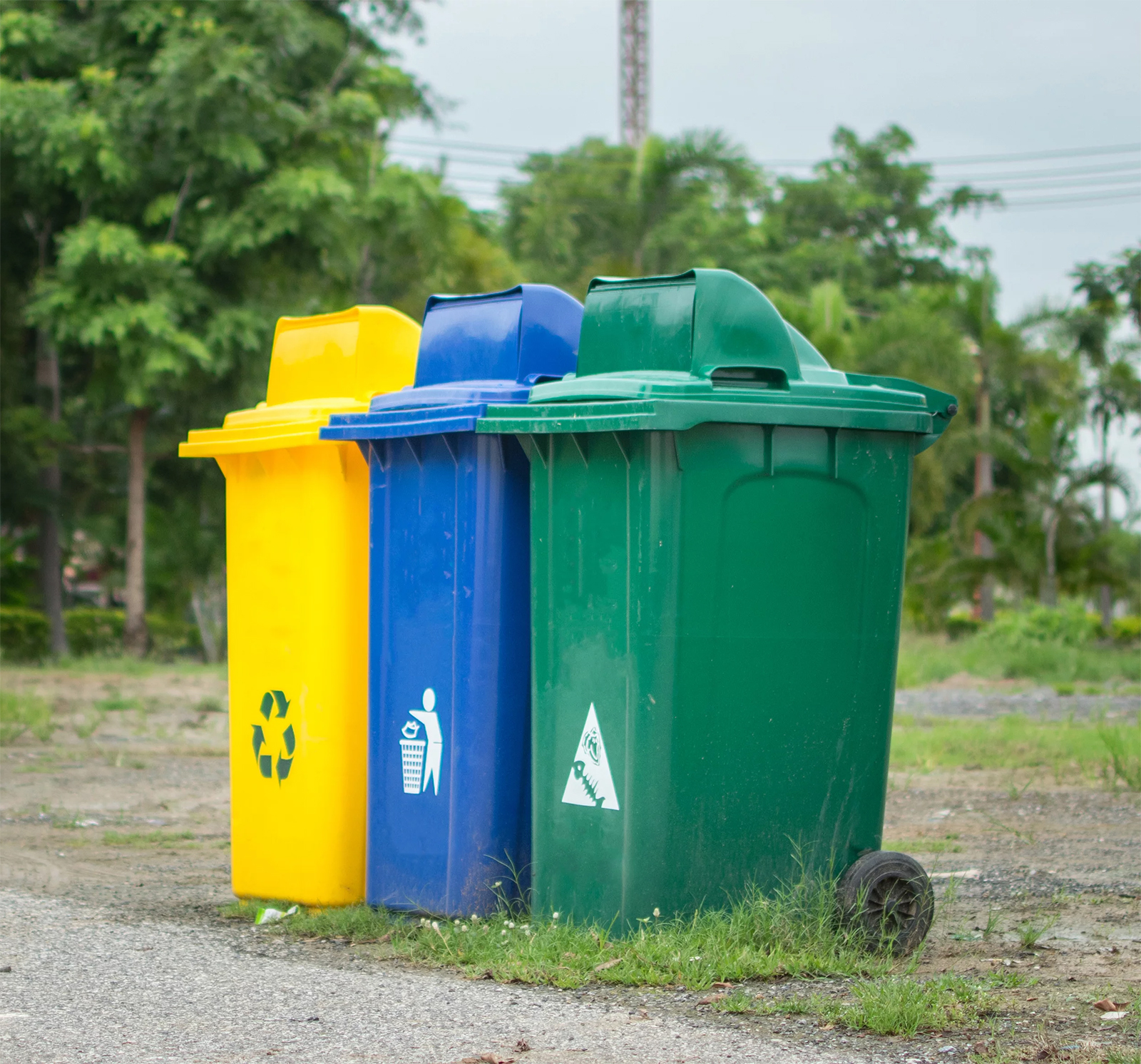 3 bacs de déchets pour recyclage